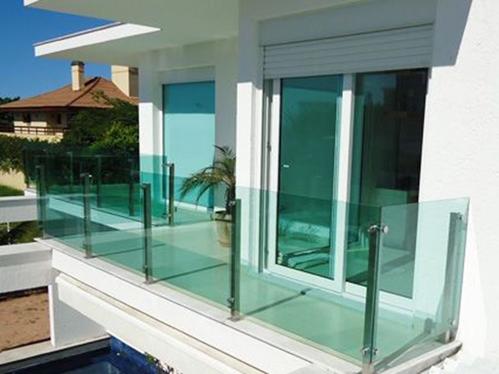 Qual é a espessura ideal para guarda-corpo em vidro?