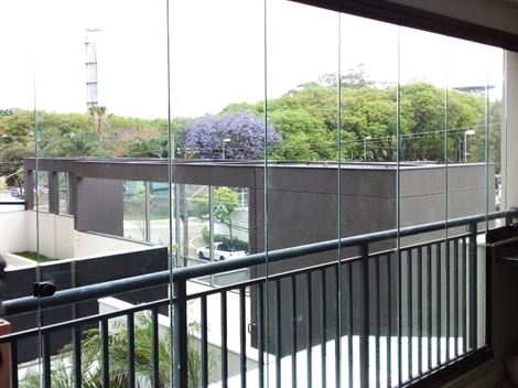 Sacada de Vidro no Jardim Paulistano