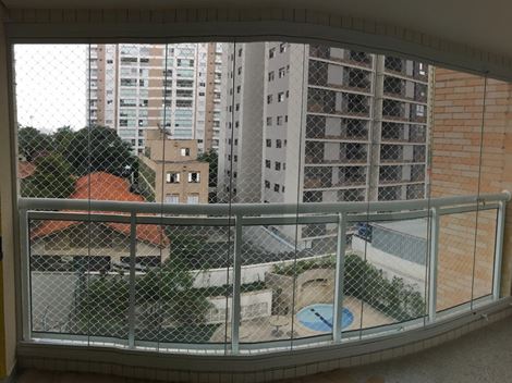 Instalação de Envidraçamento de Sacadas na Zona Sul